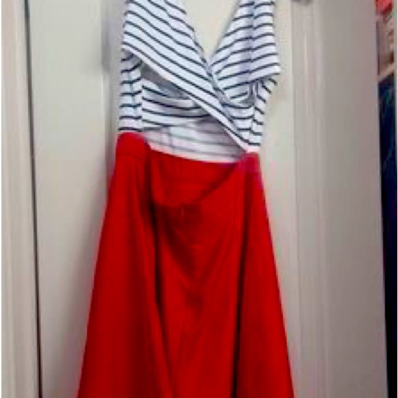 Gorgeous Navy & White Stripe Red Bottom Open Criss Cross Back Dress Size 6 - Picture 2 of 2